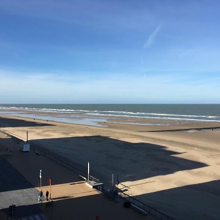 Studio 4 Pers Met Frontaal Zeezicht & Prive Zwembad Oostende Exterior photo